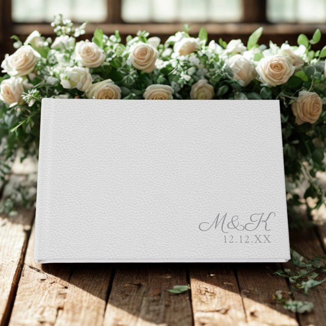 Elegante Monogram Silver Imitate Leather Look Wedd Gästebuch (An elegant soft gray faux leather look Wedding Guest Book with space for your initials and date)