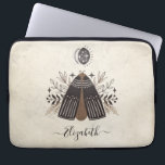 Elegante Monogram Vintag Butterfly Laptopschutzhülle<br><div class="desc">Ein böhmischer,  Vintager,  mystischer Moth Laptop-Ärmel. Eine wunderschöne himmlische Motte mit Blattwerk in Erdtönen. Personalisieren Sie es mit Ihrem Namen auf der Vorderseite des Laptop-Covers. Entworfen für Sie von BlackBerry Boulevard. Andere Mystical Moths Designs sind im Shop erhältlich.</div>