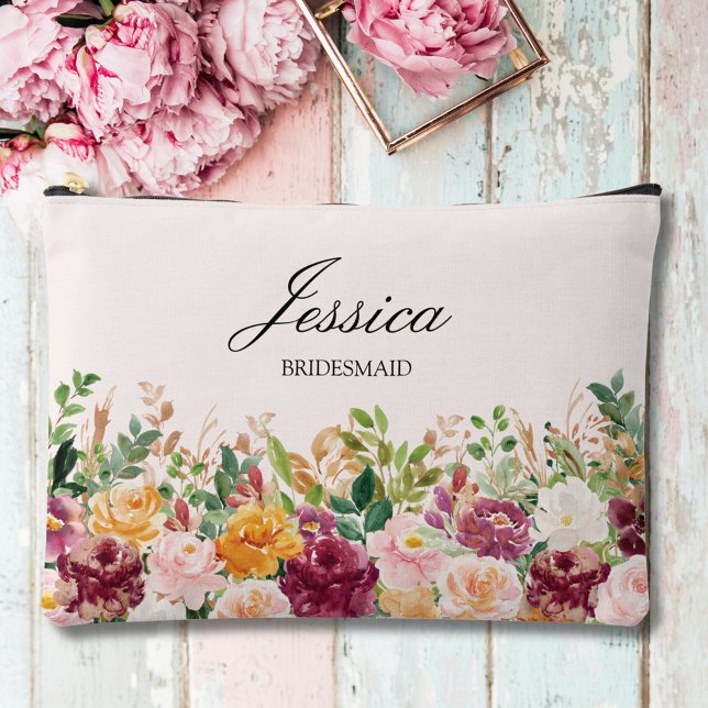 Elegante Monogram Watercolor Rose Blume Bridesmaid Zubehörtasche (Close up)