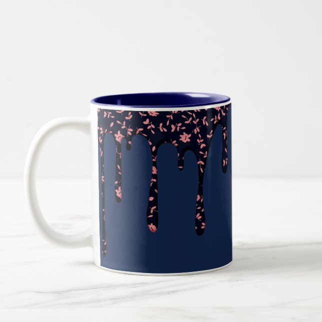 Elegante Navy Blue Paint Tropfen Floral Pink Blume Zweifarbige Tasse (Links)