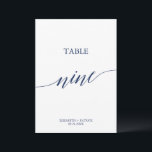 Elegante Navy Calligraphy Table Nine Tischnummer<br><div class="desc">Dieser elegante Seekalligrafiertisch mit neun Tischnummern eignet sich perfekt für eine einfache Hochzeit. Das neutrale Design besticht durch eine minimalistische Karte,  die mit romantischer und skurriler Typografie dekoriert ist. Die Karte druckt auf der Vorder- und Rückseite (beidseitig). Andere Tischnummern in der Sammlung werden separat verkauft.</div>