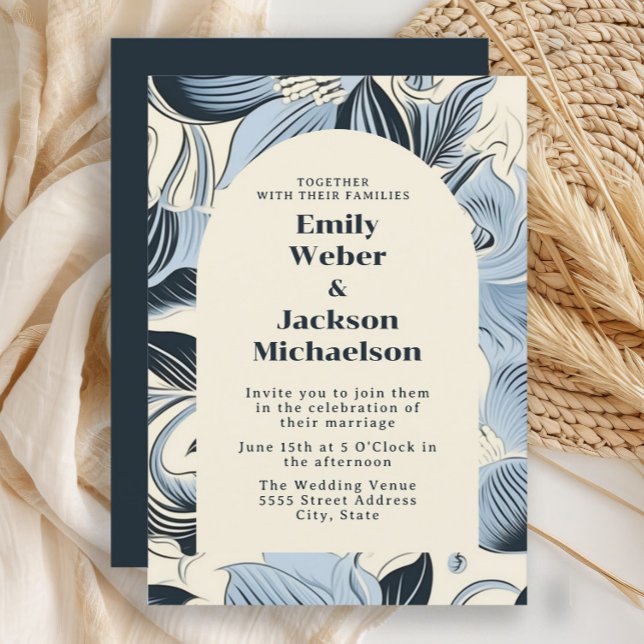 Elegante Navy Dusty Blue Arch Wedding Einladung (Navy blue, light lblue, and cream-colored retro style flowers wedding invitation)