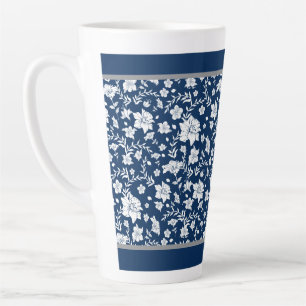 Elegante Navy White Floral Latte Tasse
