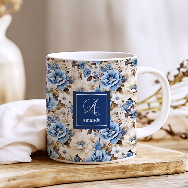 Elegante navyblaue Blumen personalisiert Kaffeetasse (Sophisticated Navy Blue Flowers Personalized Coffee Mug)