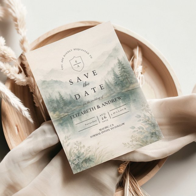 Elegante neblige Wald- und Berghochzeit Save The Date (Von Creator hochgeladen)