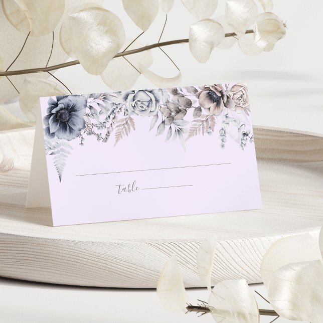 Elegante Pastel Spring Watercolor Blume Hochzeit Platzkarte (Elegant Pastel Spring dusky blue, heather lilac, and beige. Watercolor Flower Wedding Place Card)