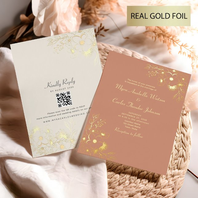 Elegante Peach and Gold Wedding Folieneinladung (Von Creator hochgeladen)
