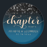 Elegante Peach Oceanic Blue Wedding ein neues Kapi Magnet<br><div class="desc">Machen Sie Ihren besonderen Tag zu einem unvergesslichen Fest mit diesen einfachen,  aber stilvollen Magneten,  die elegante handgeschriebene und Blockschrift mit einem Konfetti-Set auf schwarz,  blendend ozeanischer Schattierungen mit mediterranem Einschlag und pfirsichfarbenen Hintergründen. Passen Sie Ihre Wünsche an. Design © W.H. Sim. Weitere Informationen unter zazzle.com/expressionsoccasions</div>