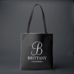 Elegante Personalisierte Bridesmaid in Schwarz und<br><div class="desc">Elegante Personalisierte Bridesmaid-Geschenke in Schwarz und Weiß mit personalisierten Monogrammen im eleganten Stil der Kalligraphie mit Name und Titel der Brautjungfrau im klassischen Serif-Schriftart-Stil. Auch perfekt für die Trauzeugin,  Blumenmädchen,  Brautmutter und vieles mehr.</div>
