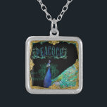 Elegante Pfau Vintage Crolls Barock Roccoco Versilberte Kette<br><div class="desc">Dieses dekorative Accessoire-Design besticht durch ein elegantes, volles Gesicht, eine seitliche Sicht auf einen Pfauenvogel mit gestreuten Federn aus Schwanz. Der Pfau hat eine launische, regale Präsenz. Ein wunderschöner, eleganter und Vintager Stil macht ein wunderschönes Design für kühne moderne Wohngestaltung mit einer Touch der antiken und antiken. Mit goldenem Rokoko...</div>