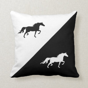 Elegante Pferdesilhouetten in Schwarz-Weiß Kissen