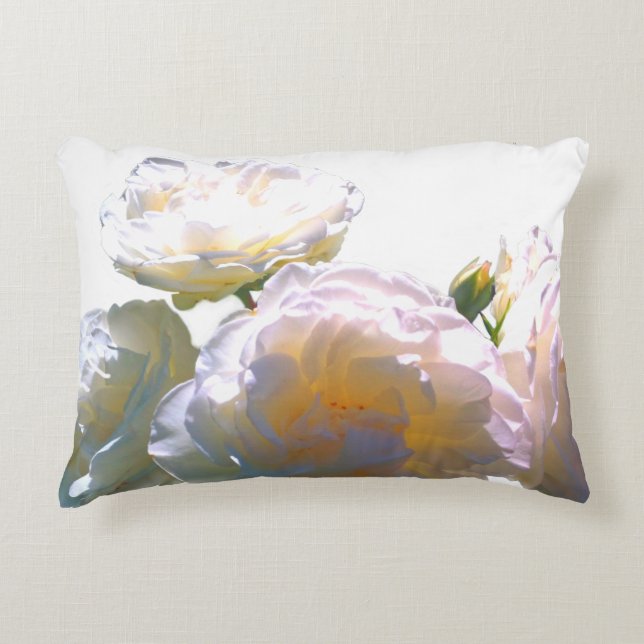 Elegante, pfirsichorange Rose Dekokissen (Vorderseite)