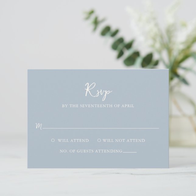 Elegante Powder Blue Modern Wedding RSVP Karte (Stehend Vorderseite)