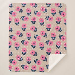 Elegante rosa Blume Beige Polka Dots Muster Sherpadecke