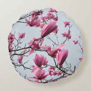 Elegante rosa Magnolia Blüten Friedlich Hanami Rundes Kissen