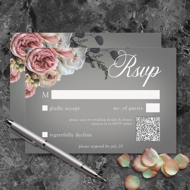 Elegante, rosa Rose mit weißer Blüte Gray Wedding  RSVP Karte (Elegant Pink White Floral Roses Gray Wedding QR RSVP Card)