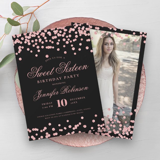 Elegante Rose Gold Black Confetti Foto Sweet 16 Einladung (Elegant Rose Gold Black Confetti Photo Sweet 16 Invitation)