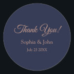 Elegante Rose Gold Navy Blue Wedding Vielen Dank Runder Aufkleber<br><div class="desc">Form: Klassische Round Stickers Erstellen Sie für jeden Anlass individuelle Aufkleber! Von besonderer Post bis hinzu Bastel- und Fotoalben oder DIY-Projekten, diese Aufkleber eignen sich ganz toll für viele verschiedene Verwendungsmöglichkeiten. Füge Deine eigenen Designs, Muster, Texte und Bilder hinzu! Abmessungen: Erhältlich in 2 Größen: groß: 3" Durchmesser, 6 Aufkleber pro...</div>