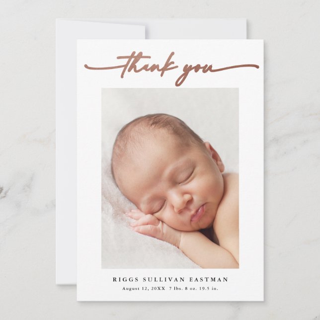 Elegante Rose Gold Script Foto Baby Dankeskarte (Vorderseite)