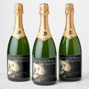 Elegante Rose Mit Monogramm Wasserflaschen-Etikett