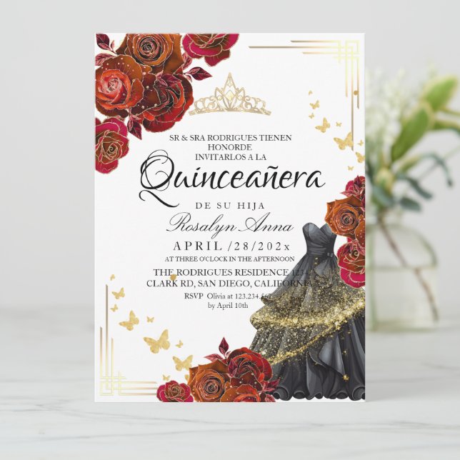 Elegante Rote Rose Gold Butterfly Quinceñera Einladung (Stehend Vorderseite)
