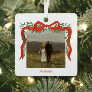 Elegante rote Schleife mit Grünzeug Foto Weihnacht Ornament Aus Metall