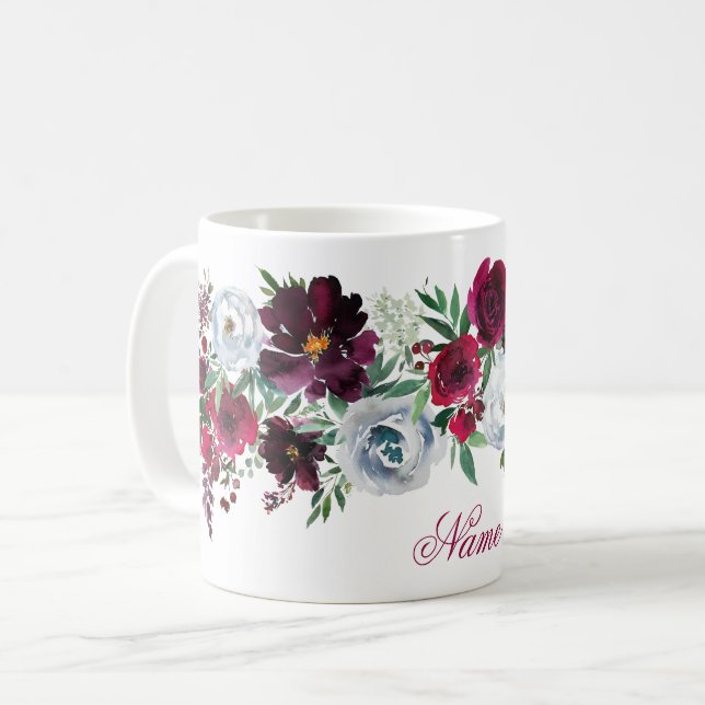 Elegante rustikale Burgund Blue Rose und Peonies Kaffeetasse (Vorderseite Links)