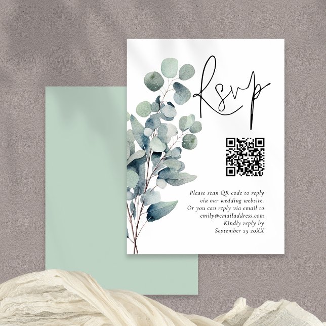 Elegante Sage Eucalyptus QR Code Wedding RSVP Begleitkarte (Front and Back View)