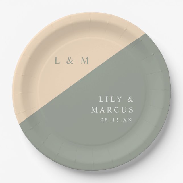 Elegante Sage Green and Cream Monogram Wedding Pappteller (Vorderseite)