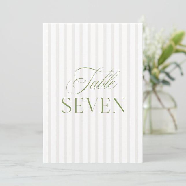 Elegante Sage Green & Beige Wedding Tischnummer (Stehend Vorderseite)