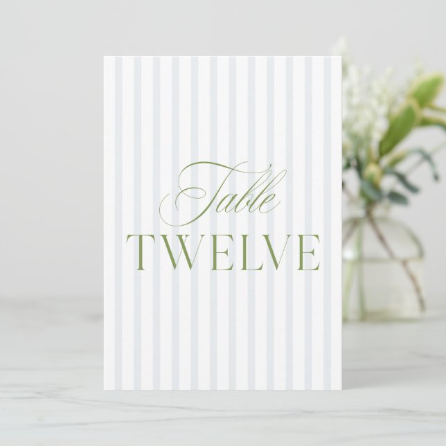 Elegante Sage Green & Blue Wedding Tischnummer (Stehend Vorderseite)