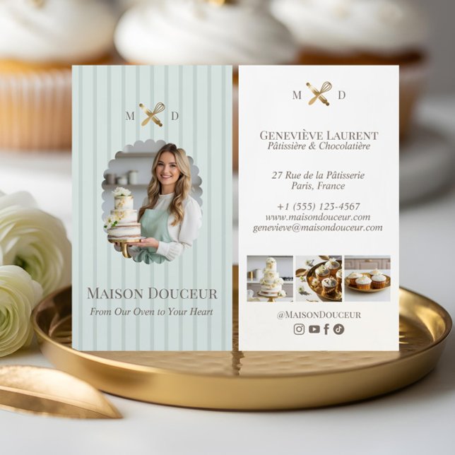 Elegante Schick-Bäckerei-Streifen & Gold-Schneebes Visitenkarte (Elegant Chic Bakery Stripes & Gold Whisk Photo Business Card)