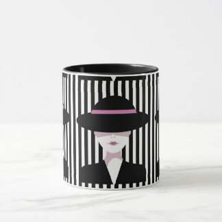 "Elegante schicke Frau mit Hut: Stilvoll Tasse