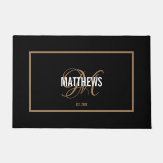Elegante Schwarz-Gold-Skript Monogramm Name Hochze Fußmatte