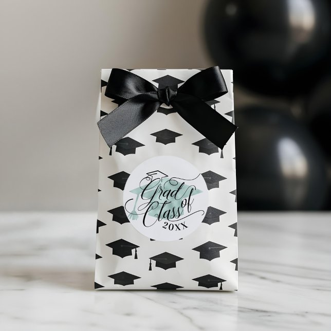 Elegante Schwarz-Script Typografisch Grüne Grad-Ka Runder Aufkleber (Elegant Black Script Typographic Green Grad Cap Classic Round Sticker)