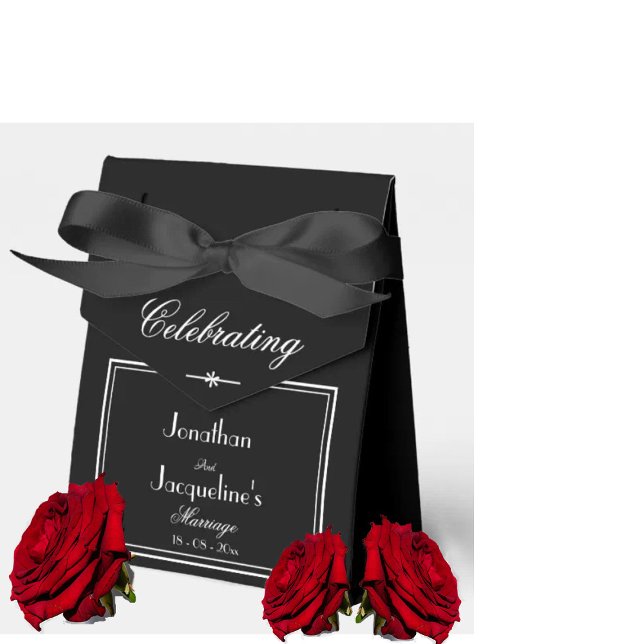 Elegante Schwarz-Weiß-Hochzeit Geschenkschachtel (Simple, elegant black and white modern classic wedding favor box with chic script.)