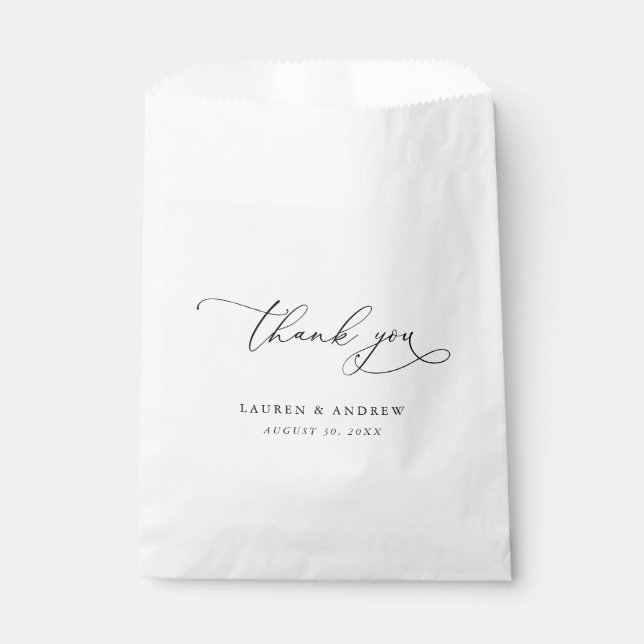 Elegante Schwarz-Weiß-Kalligrafie-Hochzeit Geschenktütchen (Vorderseite)