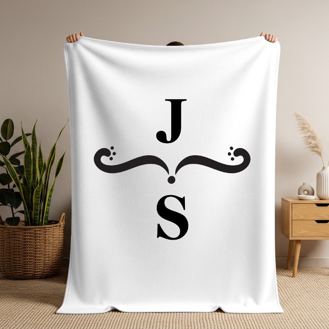 Elegante Schwarz-Weiß-Monogramm-Initialen Fleecedecke (Elegant Black and White Monogram Initials Inline Fleece Blanket)