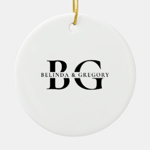 Elegante Schwarz-Weiß-Monogramm-Initialen Hochzeit Keramik Ornament