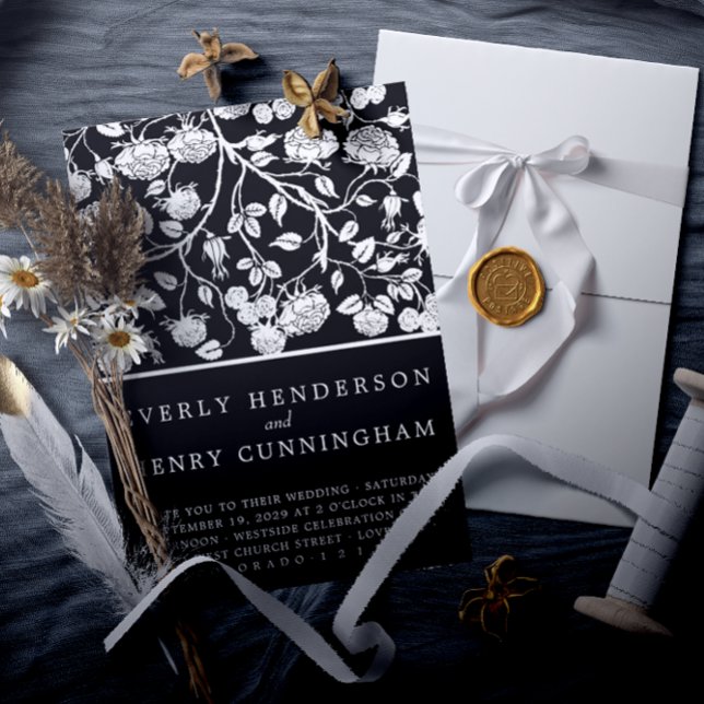 Elegante Schwarz-Weiß-Rosen-Hochzeit Einladung (Von Creator hochgeladen)