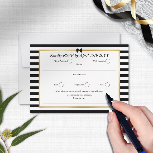 Elegante Schwarz-weiß Stripe-Goldrahmen-Hochzeit RSVP Karte (Von Creator hochgeladen)