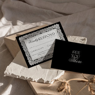 Elegante schwarz-weiße Spitzen-Hochzeit im Stil vo RSVP Karte