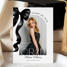 Elegante schwarze Abschlussanzeige mit Schleife