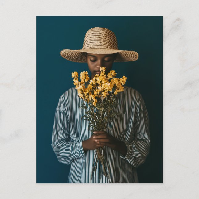 Elegante Schwarze Frau mit Blume Postkarte (Vorderseite)