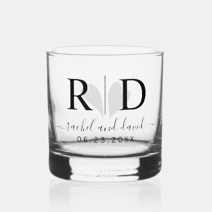 Elegante Schwarze Initialen und Herz Hochzeit Whiskyglas