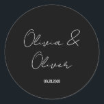 Elegante Schwarze Krawatte Hochzeit Runder Aufkleber<br><div class="desc">Sie werden dieses Hochzeitsdesign in schwarzer Krawatte mit weißer Kalligraphie Liebe. Passend zu Einladungen und Produkten.</div>