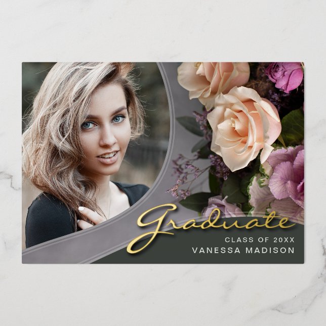 Elegante Script-Blume | Moderne Foto Grad Card Folieneinladung (Vorderseite)