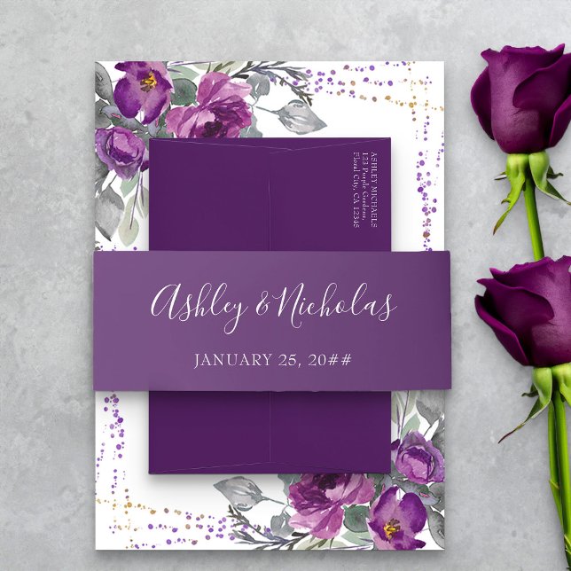 Elegante Script Bride & Groom Name Lila Hochzeit Einladungsbanderole (Purple wedding invitation belly band from my Plush Purple Wedding Collection)