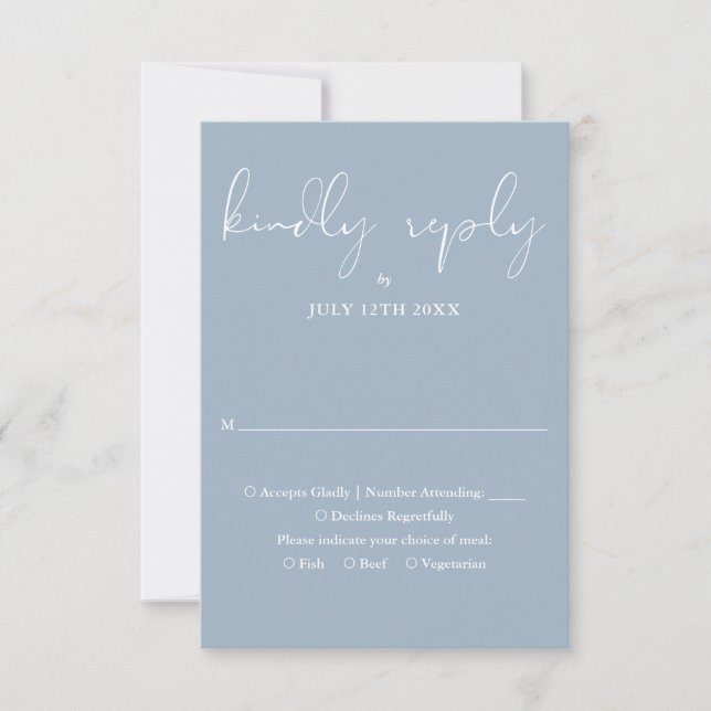 Elegante Script Calligraphy Dusty Blue Wedding RSVP Karte (Vorderseite)