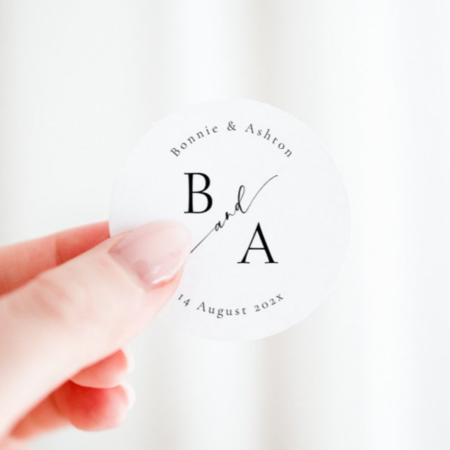 Elegante Script Calligraphy Wedding Fvor Classic Runder Aufkleber (Von Creator hochgeladen)
